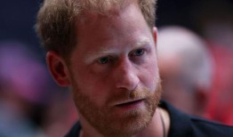 随着“新时代”的到来，哈里王子敦促取消任何出版第二本书的计划