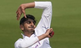 英格兰队的巴希尔在一场乡村比赛中丢了38分