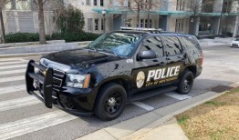 警方称，54岁的普拉特维尔女子周五在蒙哥马利被枪杀