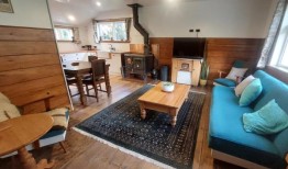 少年的梦想给他带来了一个历史性的家：“三年的空闲时间和周末”