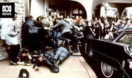 与美国前总统罗纳德？里根(Ronald Reagan)一样，唐纳德？特朗普(Donald Trump)现在有一个团结的政治机会