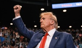 报道称，欧盟将警告谷歌改变搜索方式，否则将面临巨额罚款