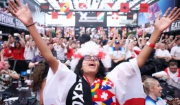 工党采取行动，以回归治理法案保护足球迷