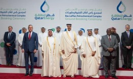 阿米尔为拉斯拉凡石化总厂奠基