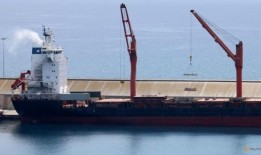 运送救援物资的船只驶离塞浦路斯，前往美国在加沙建造的码头