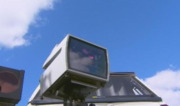 一名昆士兰男子涉嫌实施“现金换记过分”计划，以转移695个驾照积分