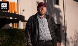 由于运输工人工会要求审查，昆士兰巴士拒绝雇用安全官员