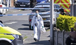 英国警方：两名儿童在“凶猛”的刀袭中死亡，更多儿童受重伤