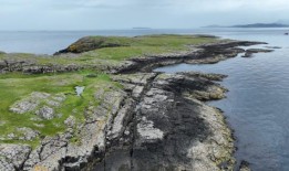 老大哥偶像在催人泪下的求婚后订婚了