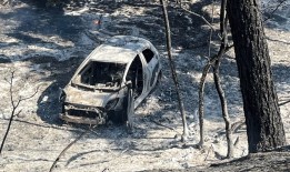 官员称，一名男子将燃烧的汽车推入峡谷，引发了公园大火，烧毁了加州超过7万英亩的土地