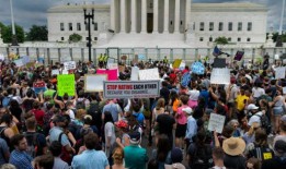 给予特朗普豁免权的罗伊诉韦德案的回响