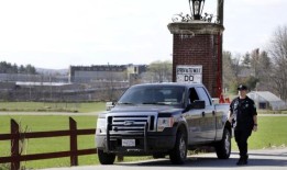 囚犯在马萨诸塞州一所监狱刺杀狱警