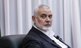 哈马斯领导人被杀引发了对伊朗报复的担忧，并危及加沙谈判