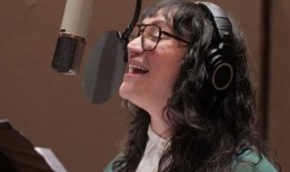 独家：伊登·埃斯皮诺萨演唱《重新开始的时间》