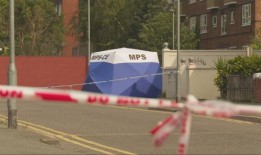 一名学生在光天化日之下在哈克尼遇刺身亡