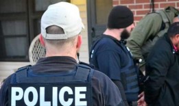 特朗普政府加强了美国各地的移民搜查