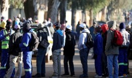 这是在创新和就业问题之间的平衡，因为非洲利用人工智能来推动增长