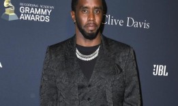 说唱明星吹牛老爹对指控不认罪