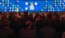 阿米尔为拉斯拉凡石化总厂奠基