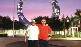 芬兰运动员开始500公里卡塔尔沙漠跑