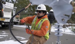 美国1月份新增就业岗位35.3万个